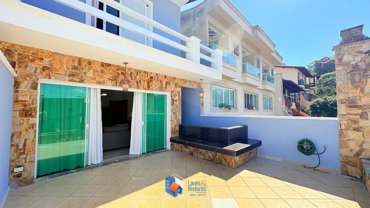 Imagem Sobrado para venda em Jardim Regina com 4 quartos, sendo 1 suíte, 277m²