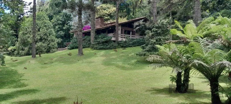 Imagem BELÍSSIMA CASA EM GRAMADO - JUNTO AO LAGO NEGRO