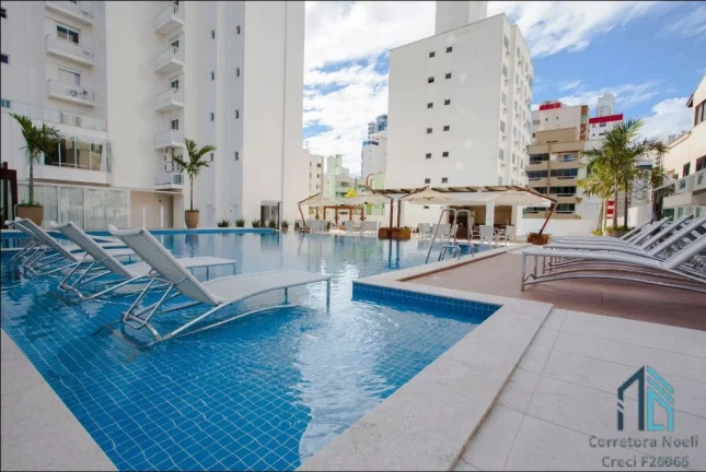 Imagem Apartamento 03 suítes, 02 vagas, andar alto ensolarado no Centro de Balneário Camboriú SC