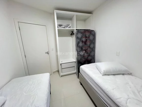 Imagem Lindo Apartamento 3 dormitórios próximo a praia de Bombas