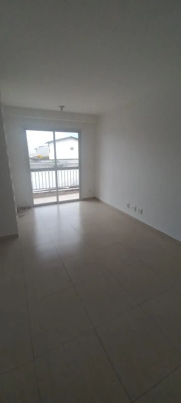 Imagem Apartamento à venda, no condomínio Reserva Anáua todo com piso porcelanato e armário na cozinha