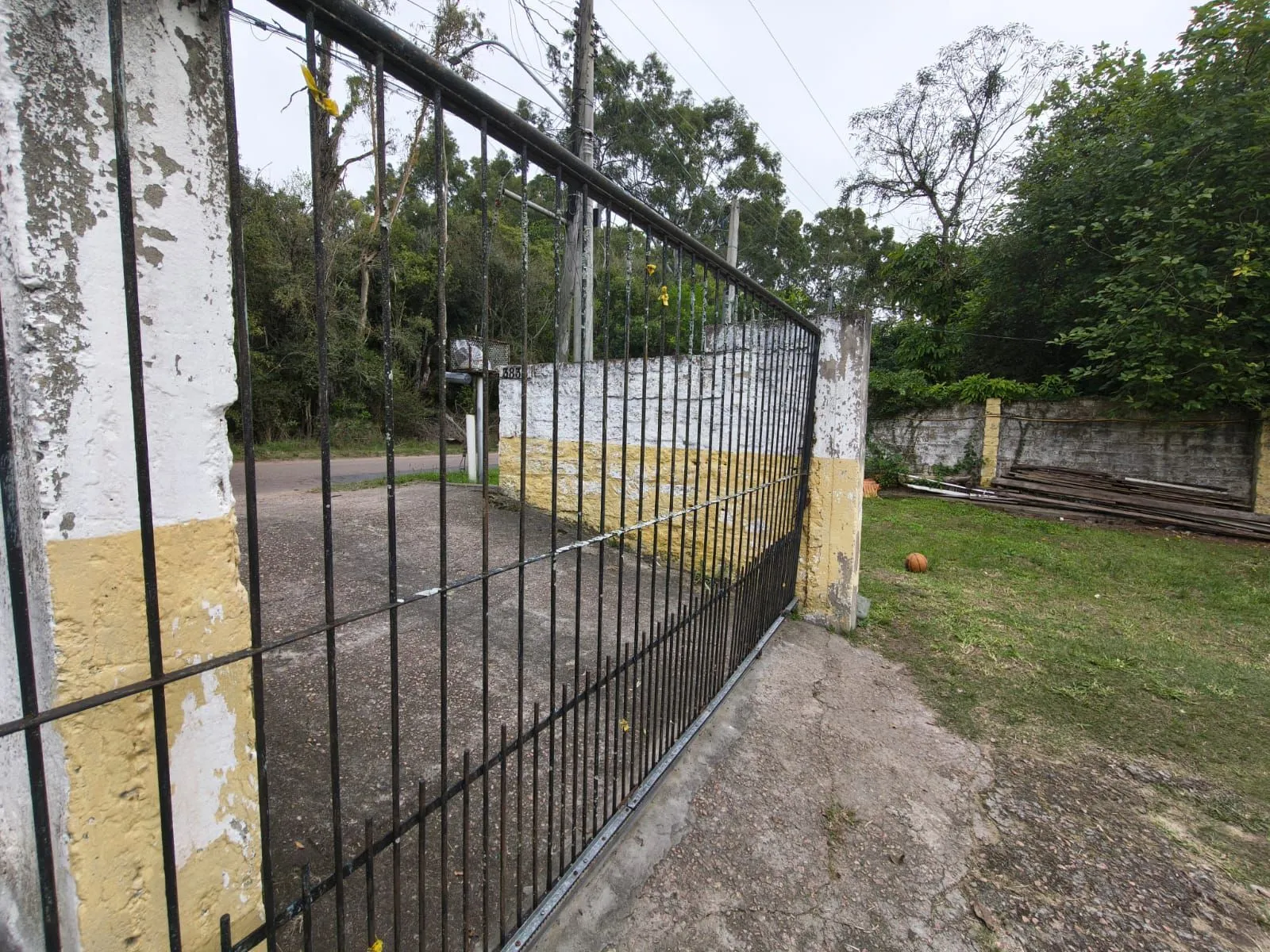 Imagem Terreno medindo 1.296m² no bairro Ponta Grossa - Porto Alegre/RS