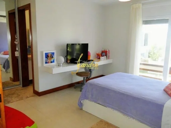 Imagem Casa condomínio Beira mar de alto padrão 04 amplas suítes