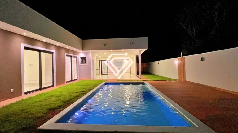 Foto do imóvel Casa 4 Quartos, 240 m² c/ lazer à venda no Condomínio Caribe Resort em Loteamento Caribe
