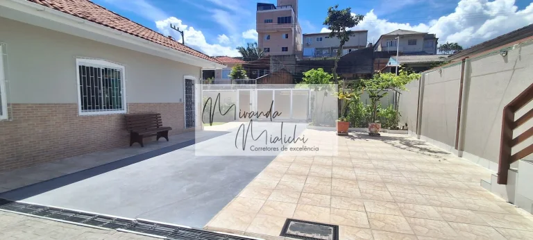 Imagem Encantadora Casa 4 Quartos em Biguaçu
