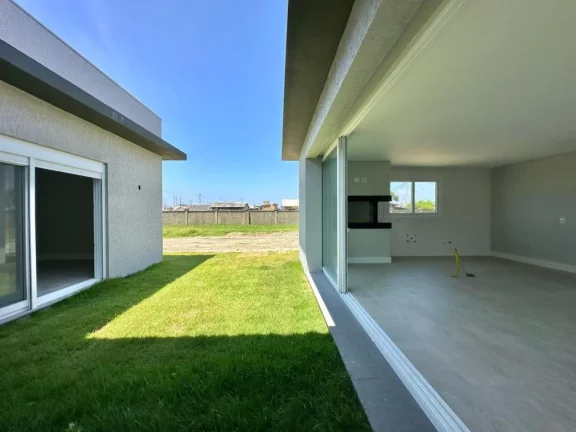 Imagem Casa em Condominio 4 Dormitórios - Bairro Araçá