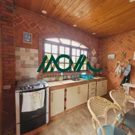 Imagem Casa à Venda em Itapoá - 3 Quartos, 100m da Praia, Oportunidade Imperdível!