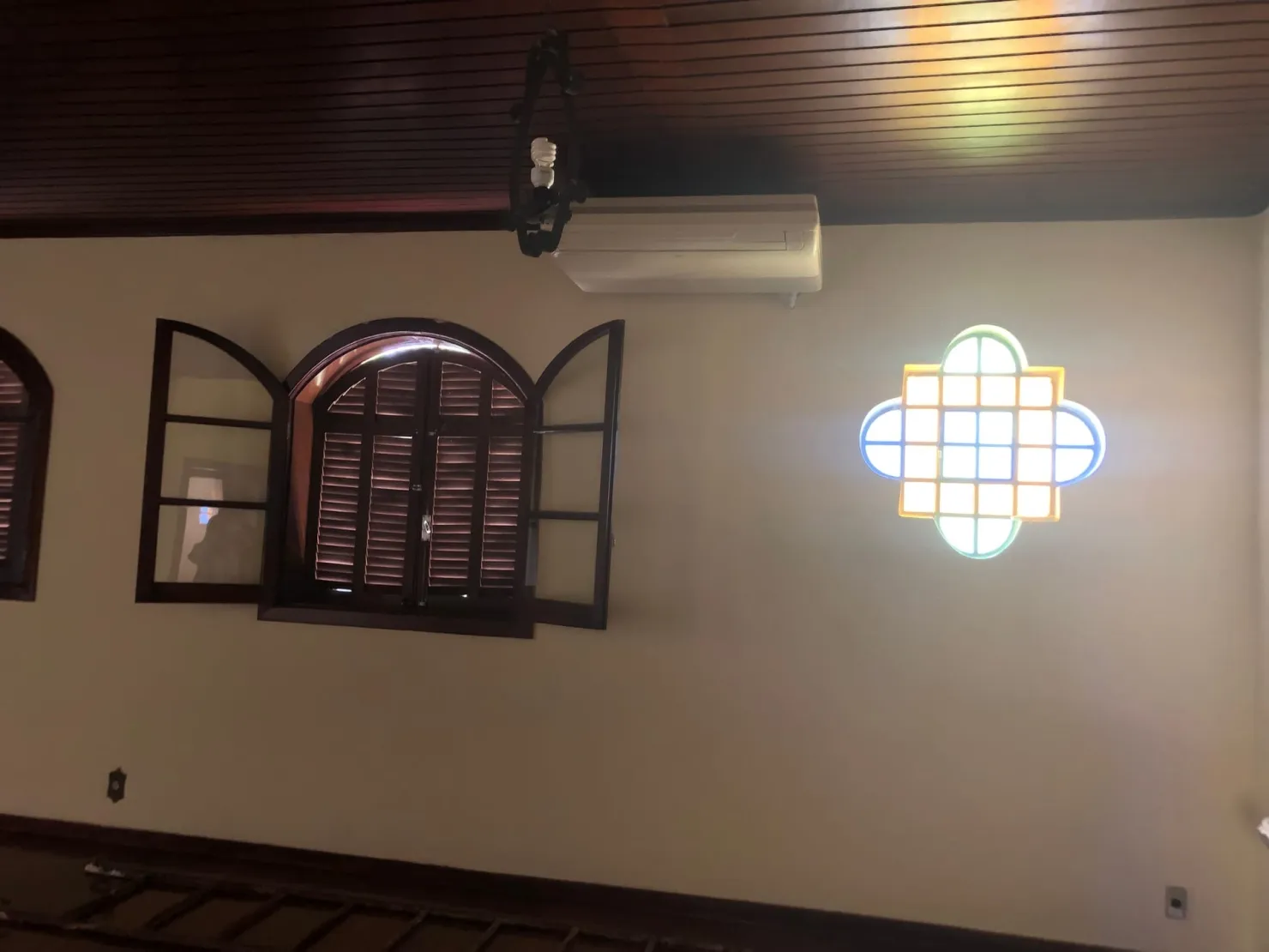 Imagem Comercial à venda 4 Quartos, 2 Suites, 8 Vagas, 786M², Jardim Boa Vista, Pindamonhangaba - SP