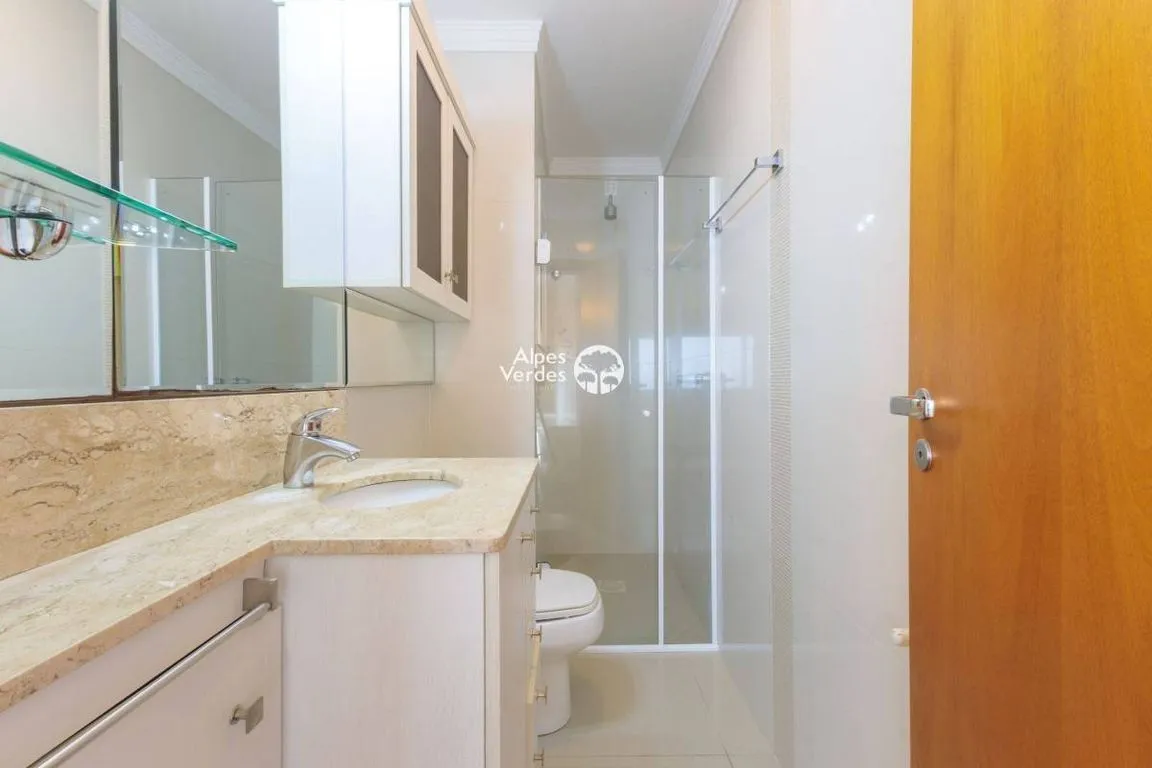 Imagem Vende-se Apartamento, no Centro de Canela-RS, com 3 quartos.