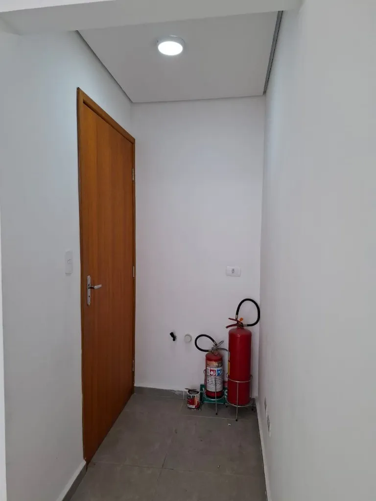 Imagem Sala Comercial para Locação no Centro de Santo André-SP: 1 Sala, 1 Banheiro, 40m² de Área!
