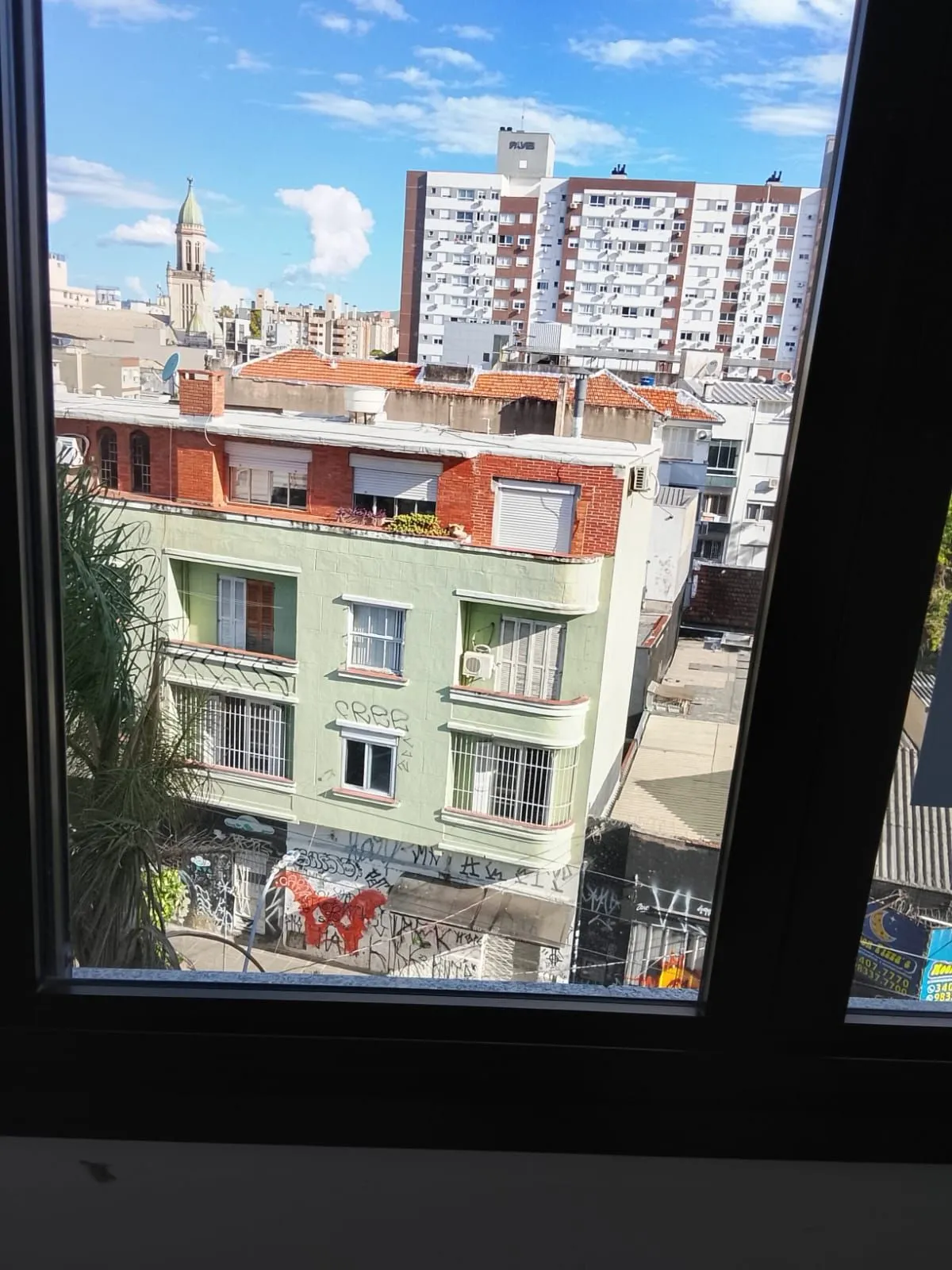 Imagem Excelente Apartamento 3D, transformado em 2D, closet mobiliado c/ vaga - Cidade Baixa - Preço Atrativo