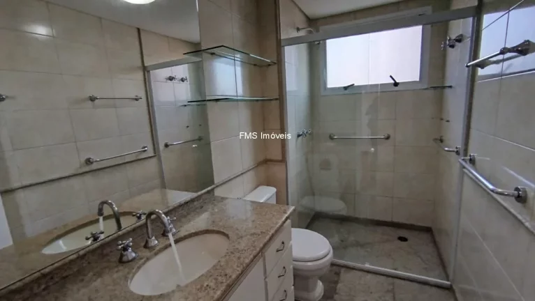 Imagem Aluguel de Apartamento em Pinheiros com 3 Quartos sendo 1 Suíte, 4 Banheiros, 2 Vagas de Garagem.