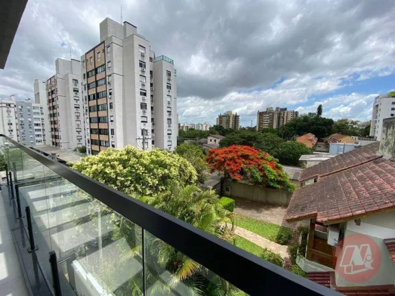 Imagem No bairro Tristeza, casa em condomínio com 2 andares, 3 dormitórios, suíte e 2 vagas.