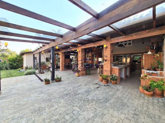 Imagem Casa Térrea impecável - 5 dormitórios - 3 suítes - Piscina!