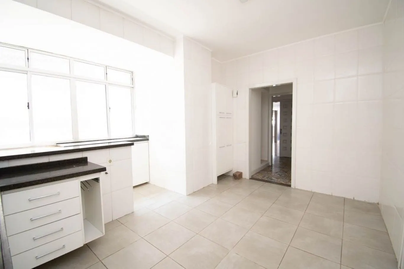 Imagem Apartamento de 3 dormitórios à venda no Bairro Centro Histórico, Porto Alegre.