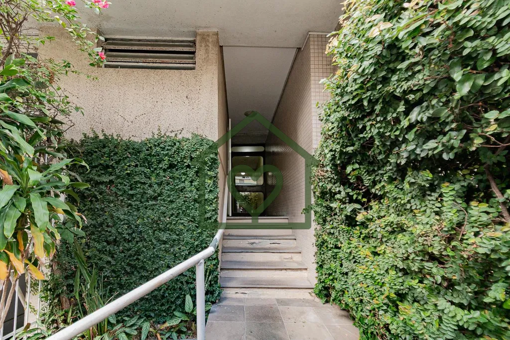 Imagem Apartamento de 3 dormitórios com dependência de empregada, com 89m² privativos, localizado no cha...