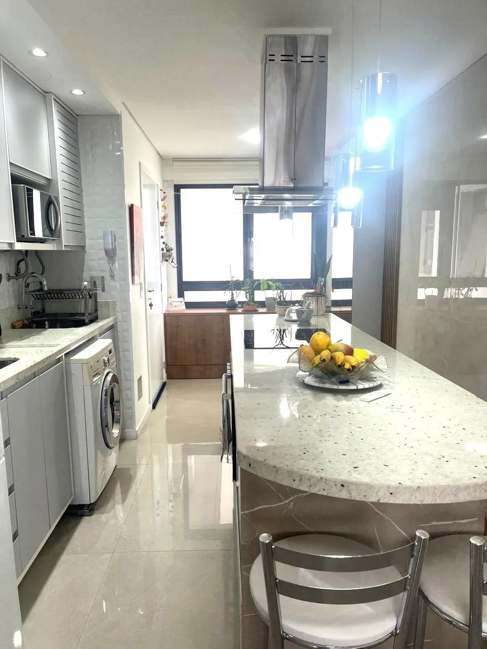 Imagem Apartamento no bairro Cristal de 2 dormitórios e vaga MOBILIADO