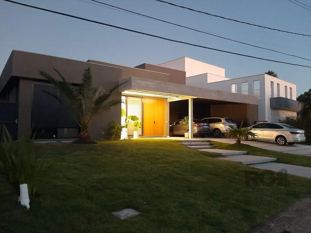 Imagem Casa térrea com piscina, no Condominio Terra Ville com 380,27m2 e 3 suites.