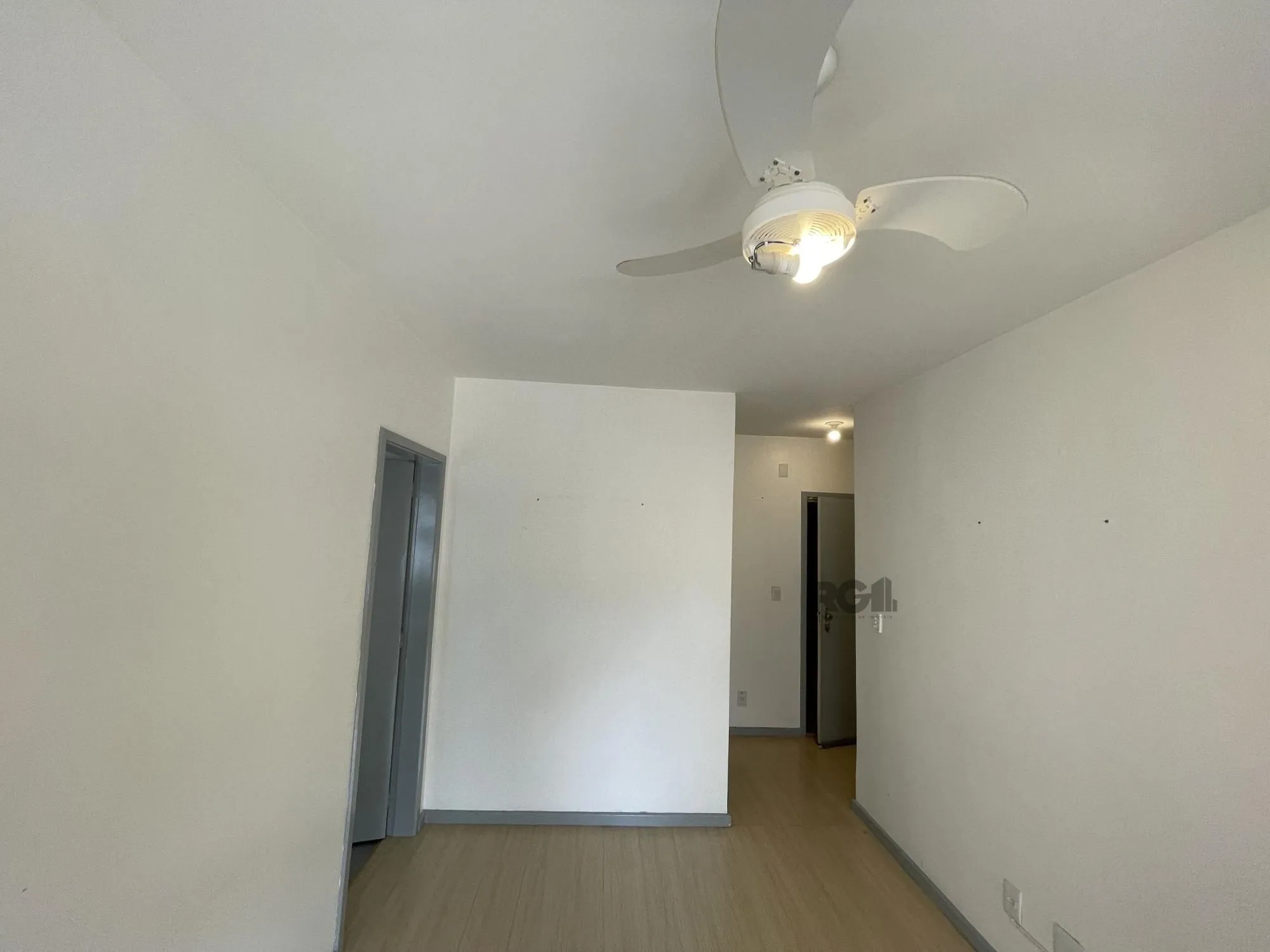 Imagem Apartamento para Venda - 52m², 1 dormitório, 1 vaga - Passo da Areia