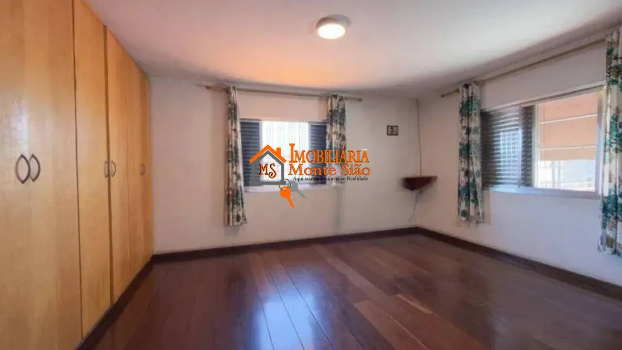 Imagem Sobrado com 3 dormitórios à venda, 292 m² por R$ 880.000 - Jardim Santa Bárbara - Guarulhos/SP