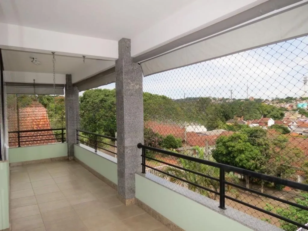 Imagem Casa com 167m², 4 dormitórios, 2 suítes, 2 vagas no bairro Santa Tereza