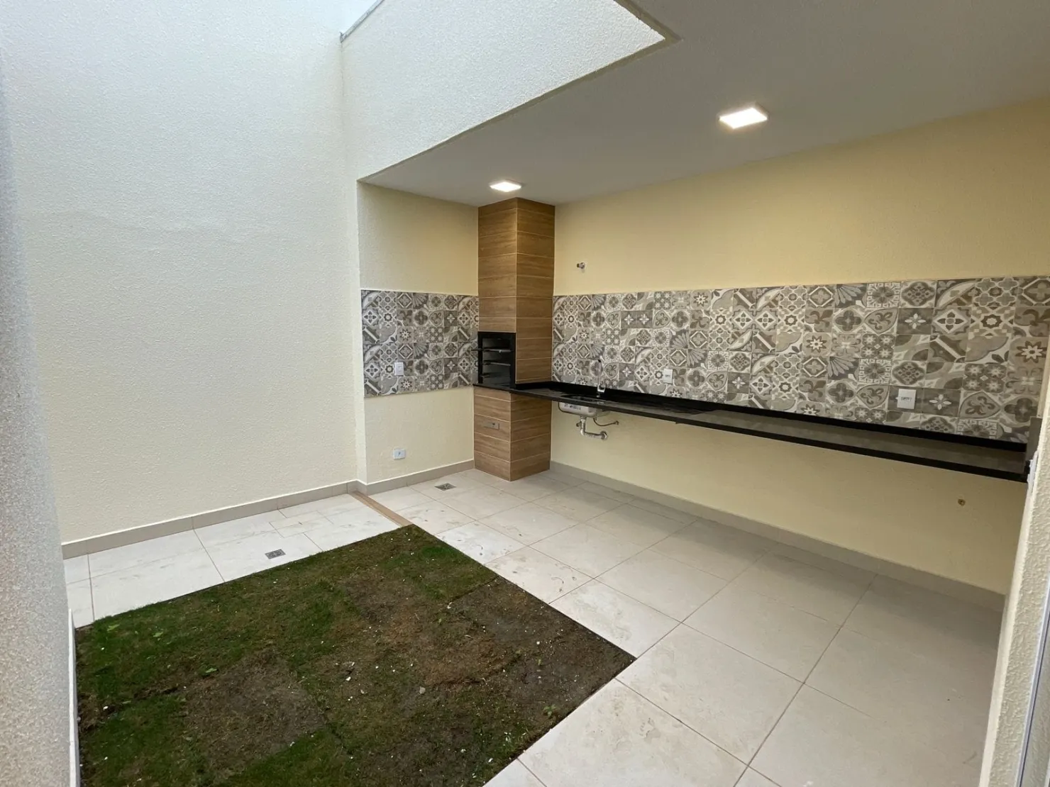 Imagem Casa à venda 2 Quartos, 1 Suite, 90M², Vila Prado, Pindamonhangaba - SP | Condomínio Vila Romana