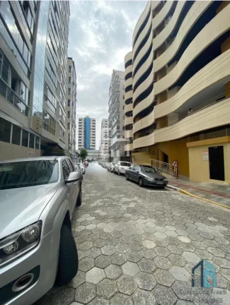 Imagem Apartamento 03 suítes, 02 vagas, Meia Praia em Itapema SC