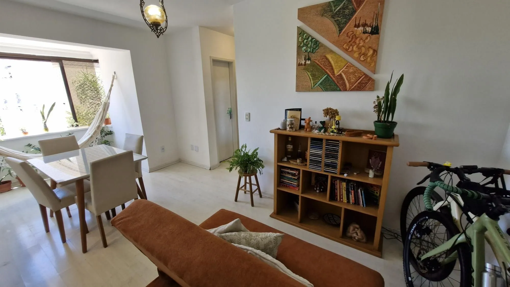 Imagem Excelente Apartamento de dois Dormitórios perto do Bourbon Aparício Borges.