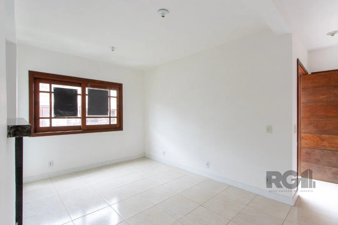 Imagem Sobrado 2 dormitórios mais terreno de esquina de 192m2