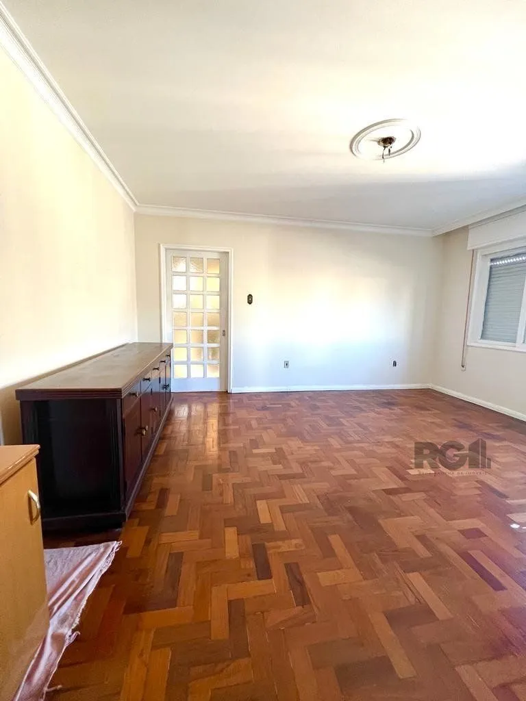 Imagem APARTAMENTO 3 DORMITÓRIOS, 2 VAGAS DE GARAGEM, NO BAIRRO PETRÓPOLIS, POA/RS