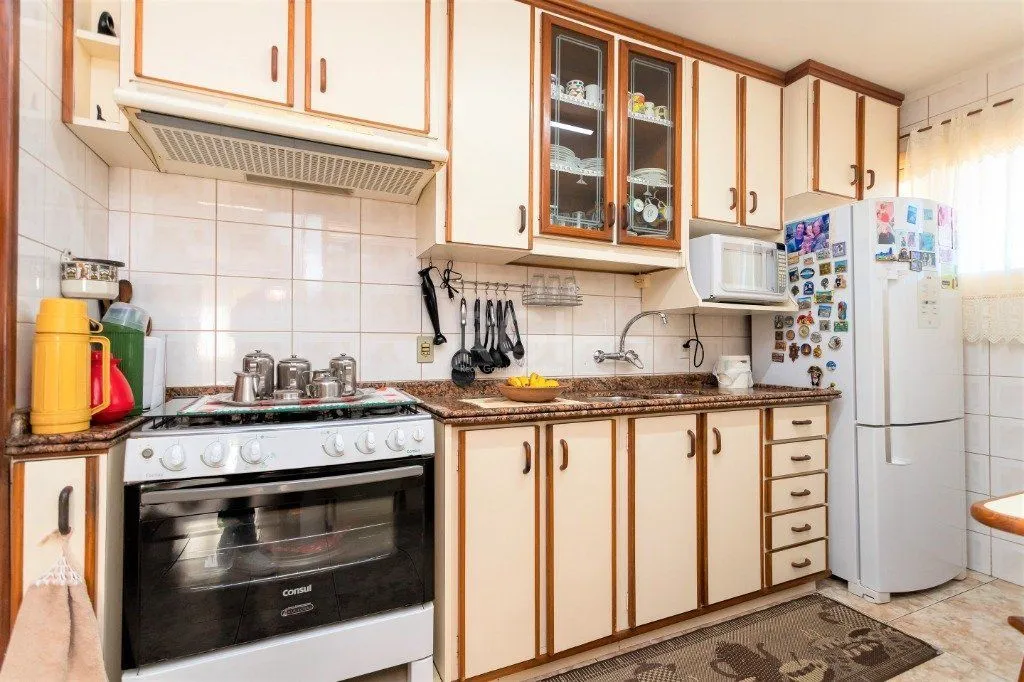 Imagem Casa para Venda - 228m², 4 dormitórios, sendo 1 suites, 5 vagas - Teresópolis