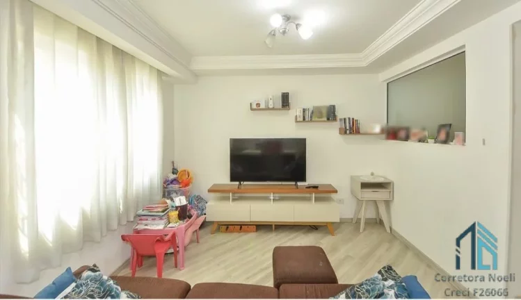 Imagem Sobrado lindo, Semi mobiliado, 03 quartos c/suíte, área gourmet, no Xaxim em Curitiba - PR