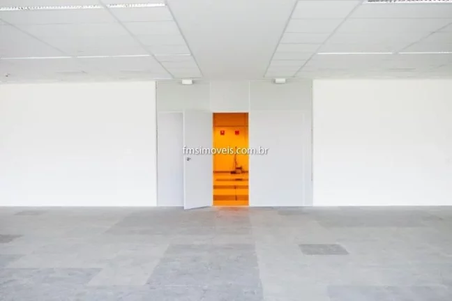 Imagem Conjunto Comercial com 541m2 na Av. Brigadeiro Faria Lima.