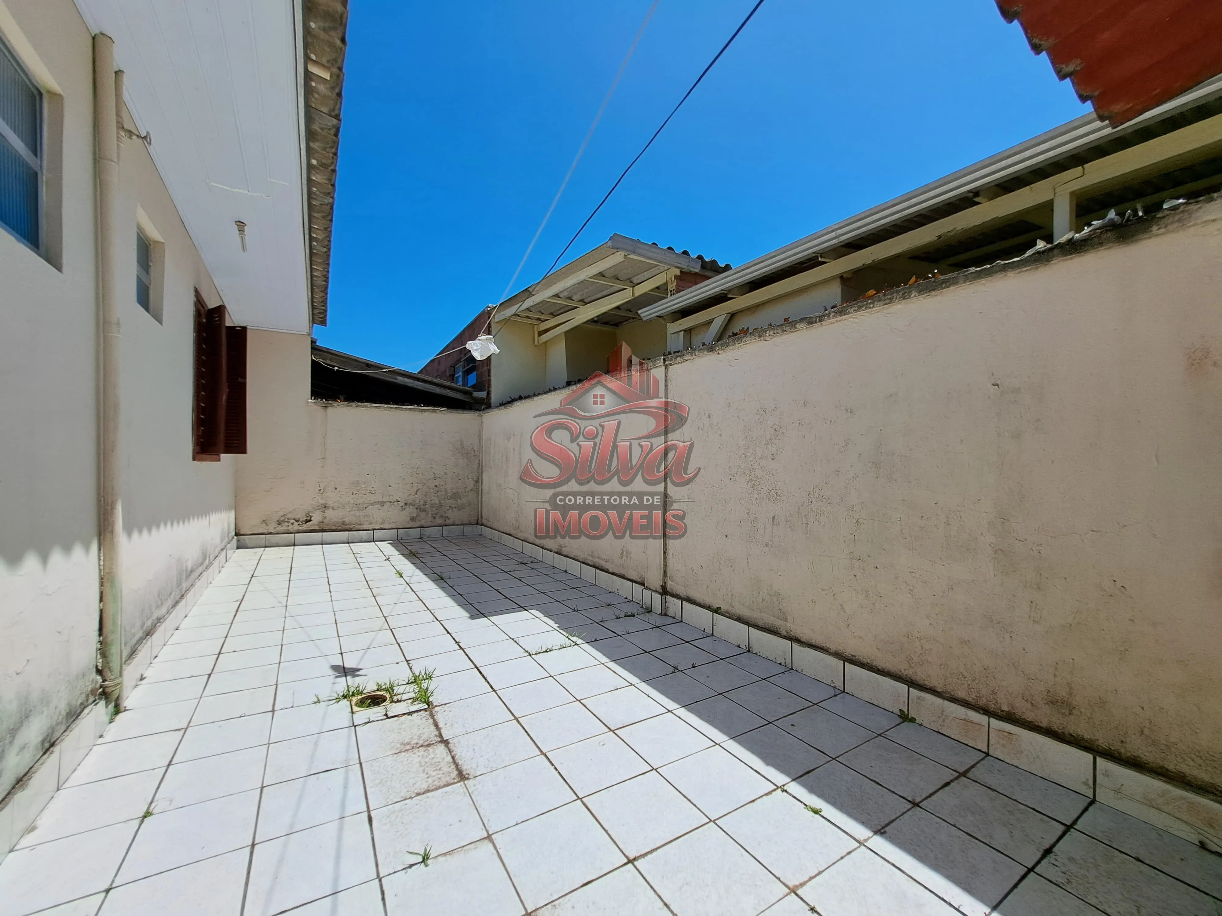 Imagem Casa 2 dormitórios (2 suítes) a 600m do mar no Mariluz