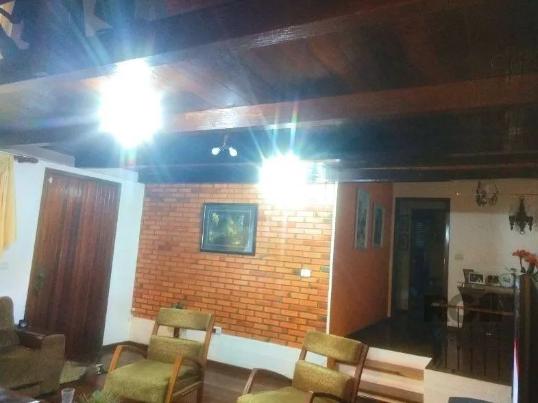 Imagem Casa para Venda - 250m², 3 dormitórios, sendo 1 suites, 4 vagas - Taruma