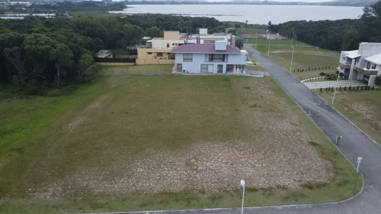 Imagem Terreno no Condomínio Lagoa Azul: luxo, lazer e natureza na Praia do Rosa!