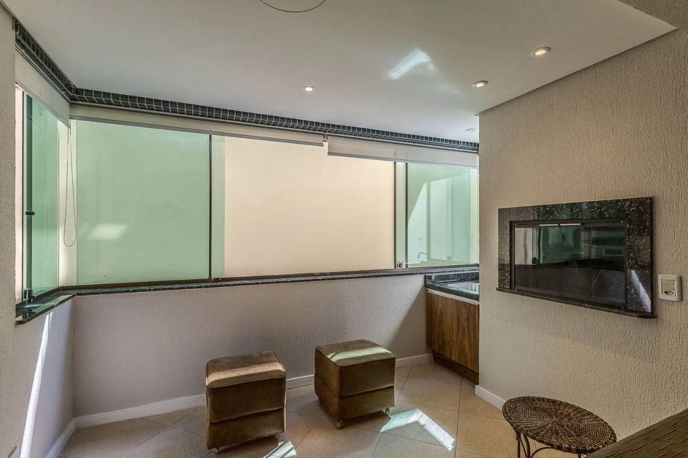Apartamento 2 dorms à venda Rua Felipe de Oliveira, Petrópolis - Porto Alegre