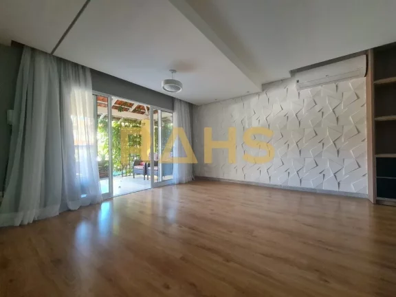 Imagem Uma bela casa com 4 quartos sendo 3 suítes, ficam no imóvel splits, sala ampla, sala de Tv, cozinh...