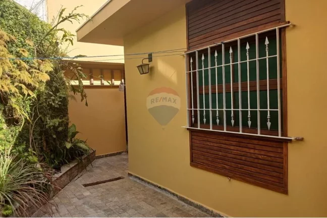 Imagem Casa Térrea bem localizada no jardim prudência com 3 Dormitórios sendo 1 Suíte, 3 Vagas Garagem.