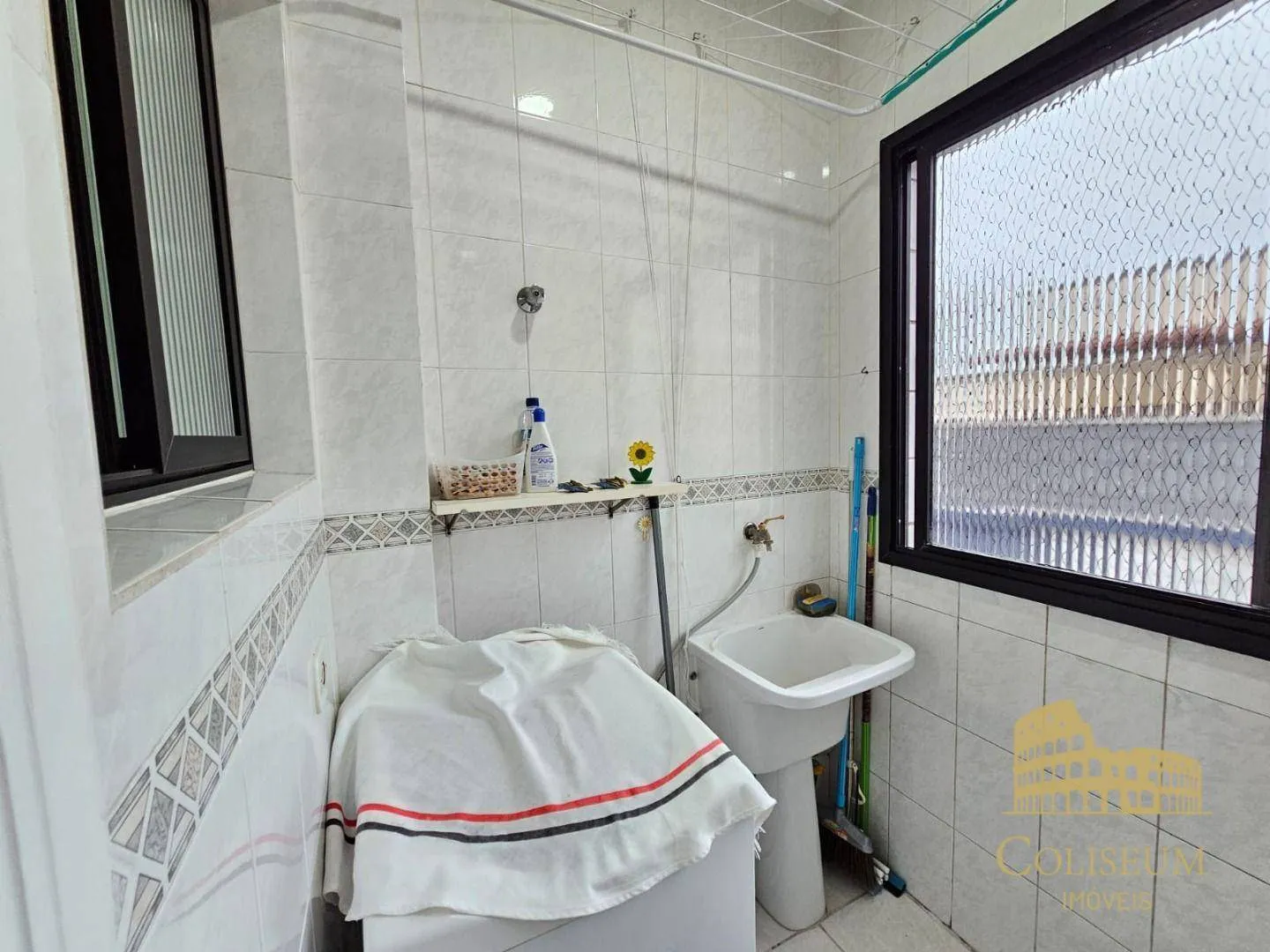 Imagem Apartamento com 1 dormitório à venda, 57 m² por R$ 335.000,00 - Vila Assunção - Praia Grande/SP