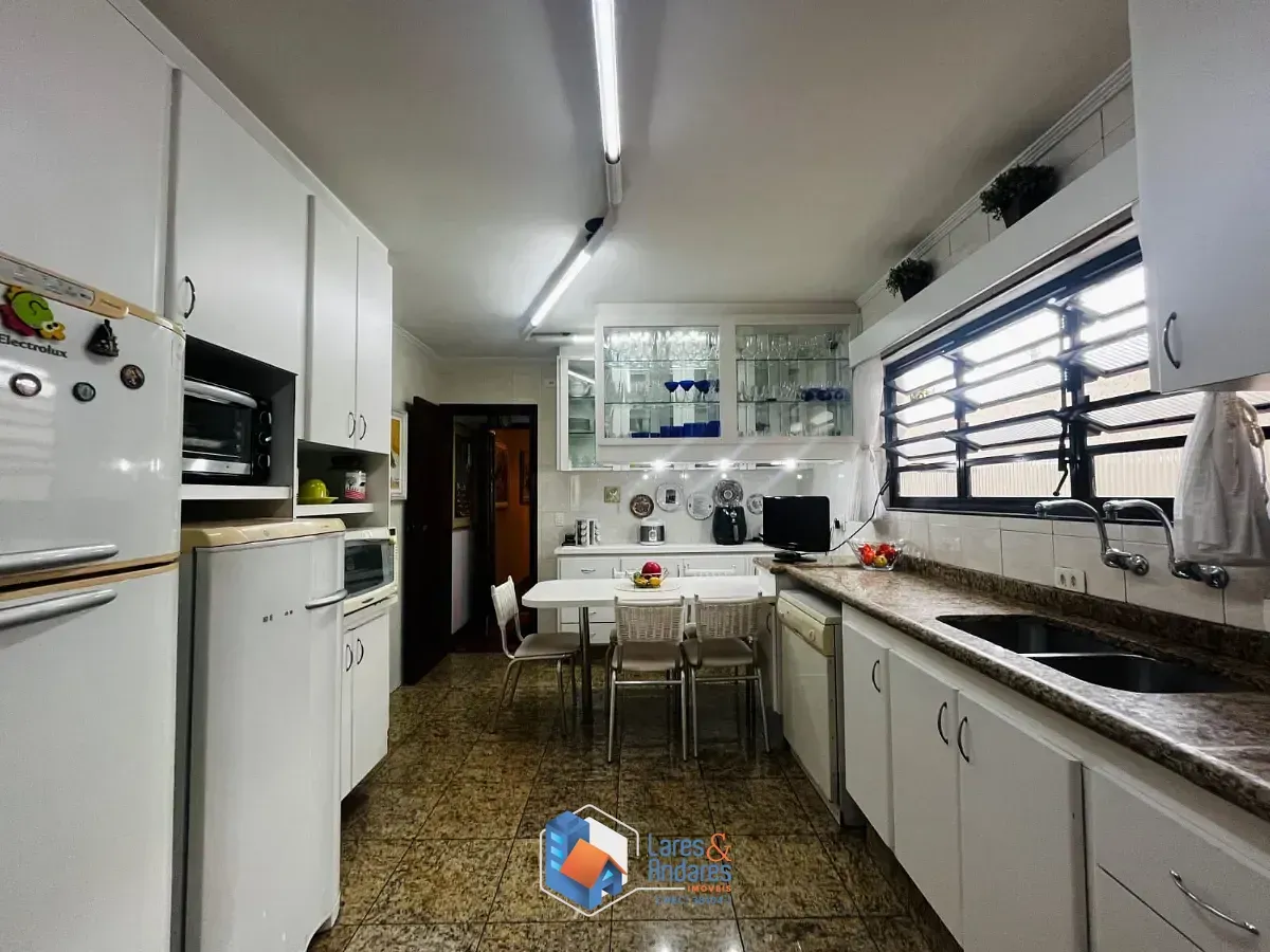 Imagem Sobrado para venda em Bosque da Saúde com 3 quartos, sendo 3 suítes, 217m²