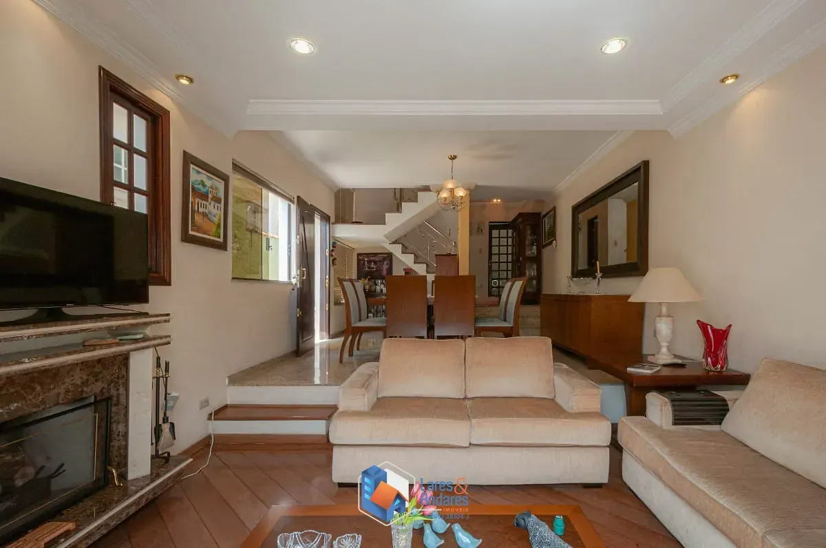 Imagem Sobrado para venda em Tremembé com 4 quartos, sendo 2 suítes, 236m²