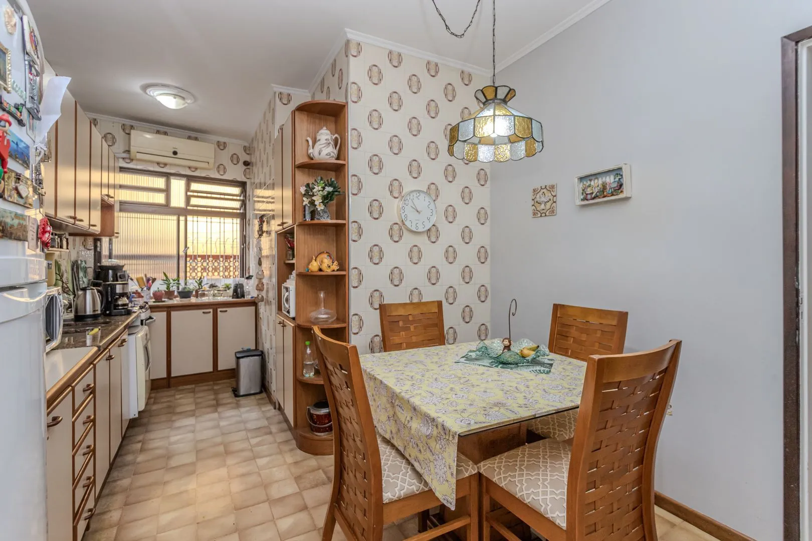 Imagem Prédio Residencial no Passo D'areia com 8 dormitórios e 8 vagas