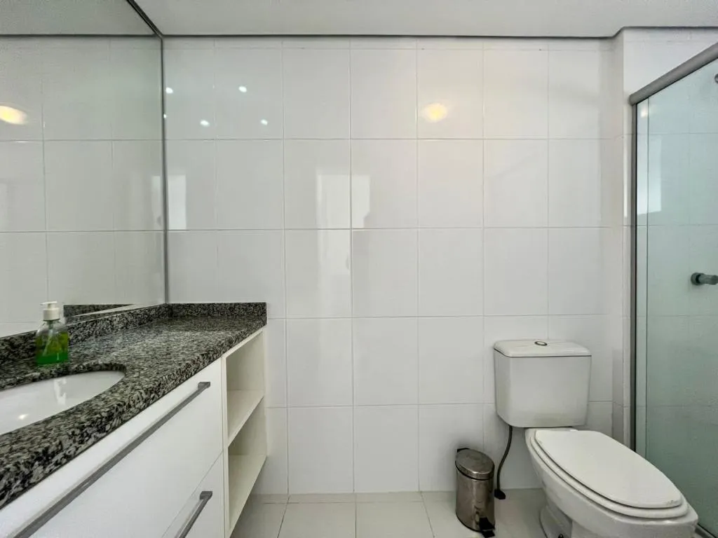 Imagem Casa em Condominio 5 Dormitórios - Bairro --