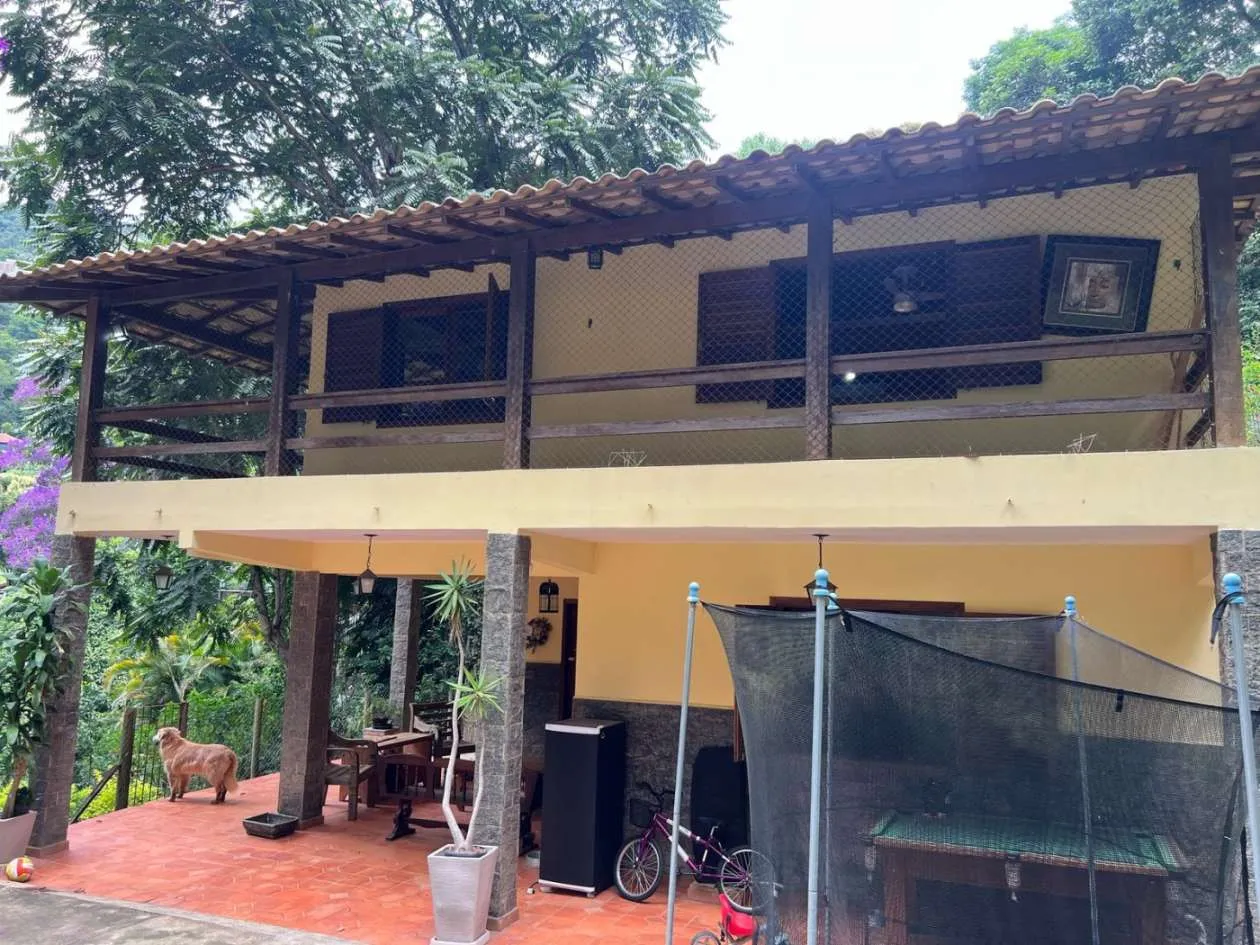 Imagem Casa em Condomínio para Venda em Petrópolis / RJ no bairro Itaipava