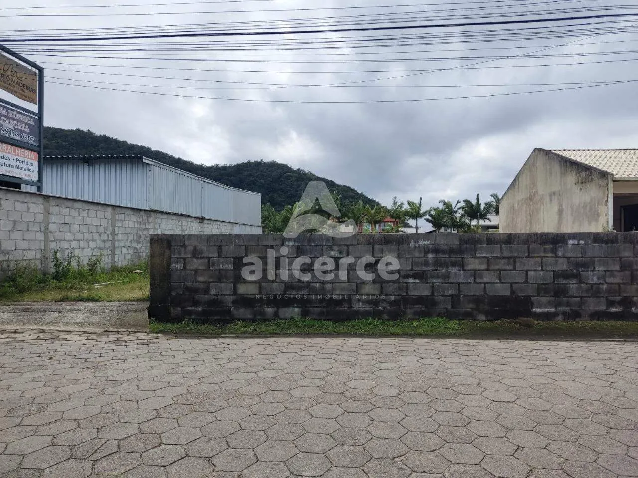 Imagem Terreno à venda com , 468m² em Pântano do Sul Florianópolis