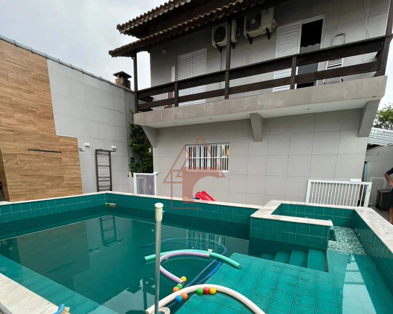 Imagem Sobrado com 3 Quartos à Venda, 255 metros em Parque São Luis - Cubatão