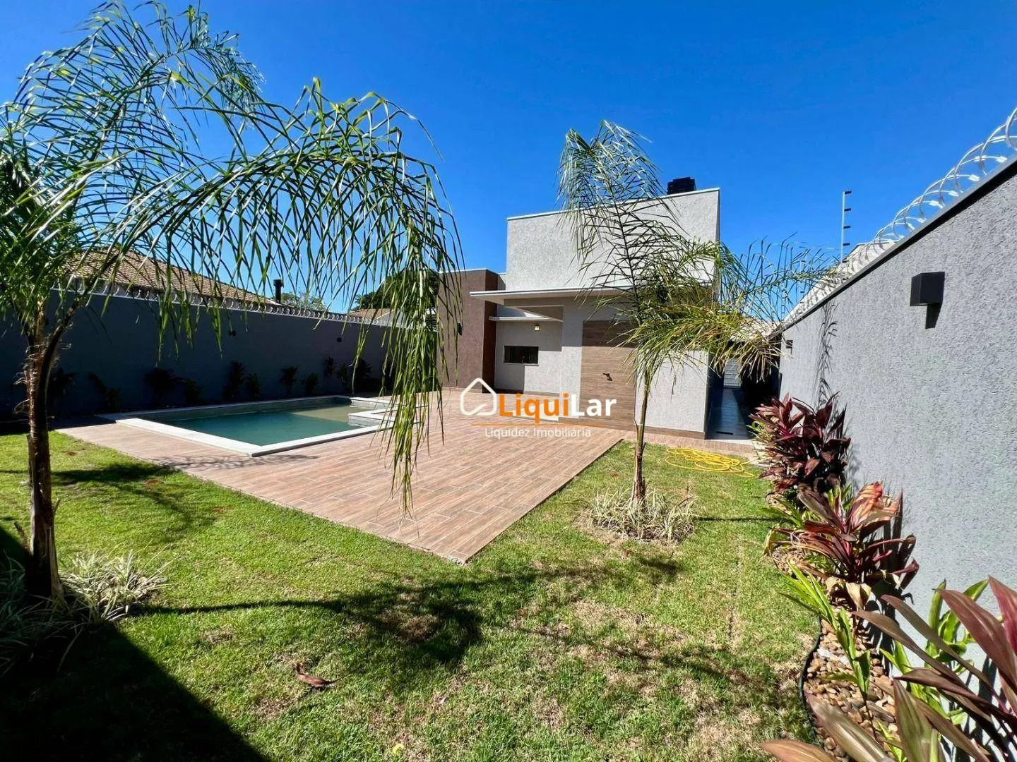 Imagem Casa de Alto Padrão no Carandá Bosque com 3 Suítes, Piscina Aquecida e Amplo Quintal