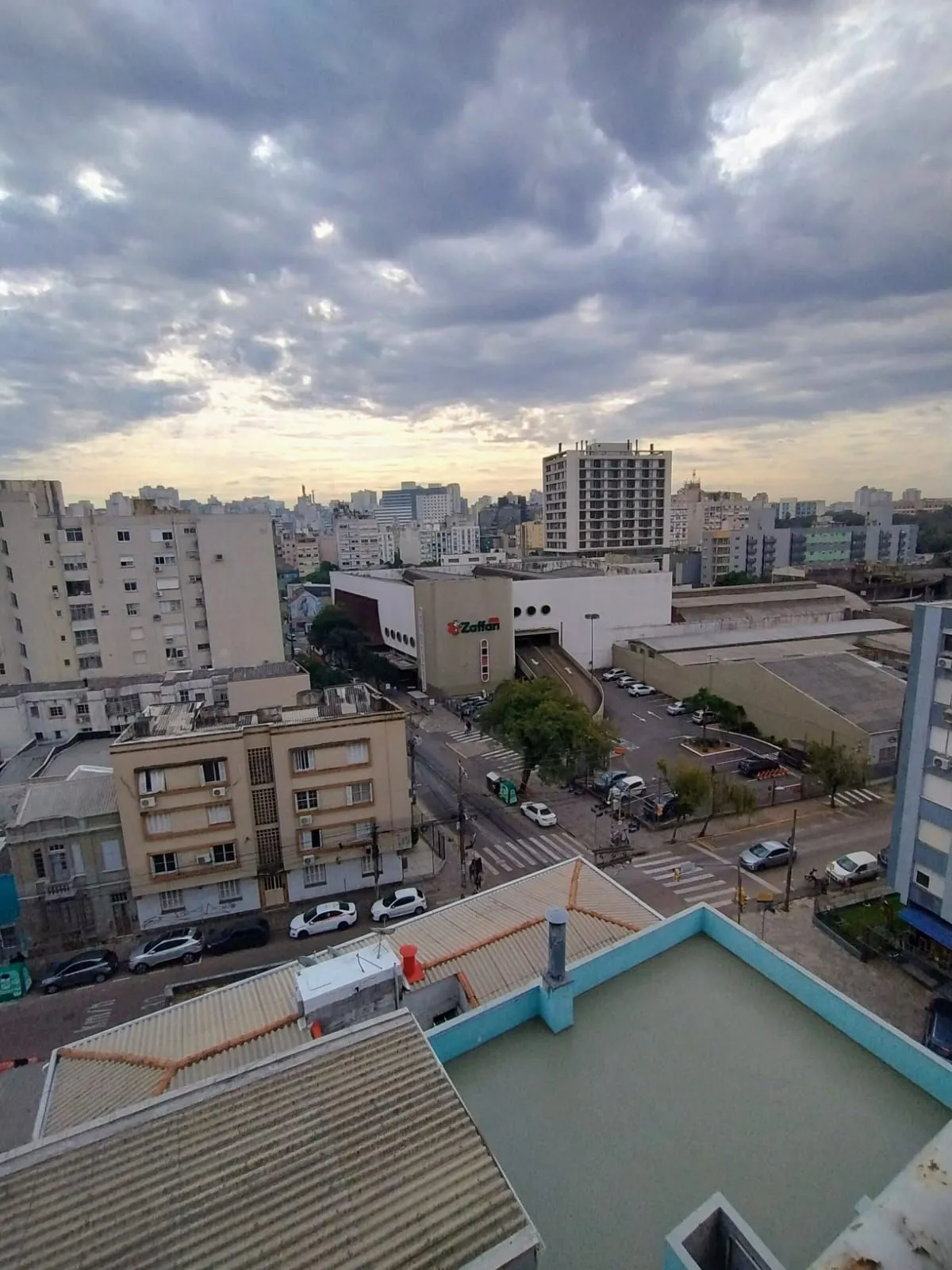Imagem Apartamento 2 quartos, sacada com churrasqueira e garagem no bairro Cidade Baix