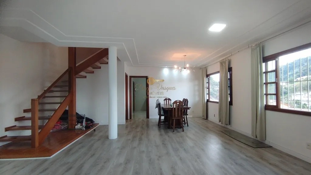 Imagem Casa para Venda em Teresópolis / RJ no bairro Panorama